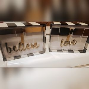 Set of two gold hanging ornaments BELIEVE / LOVE